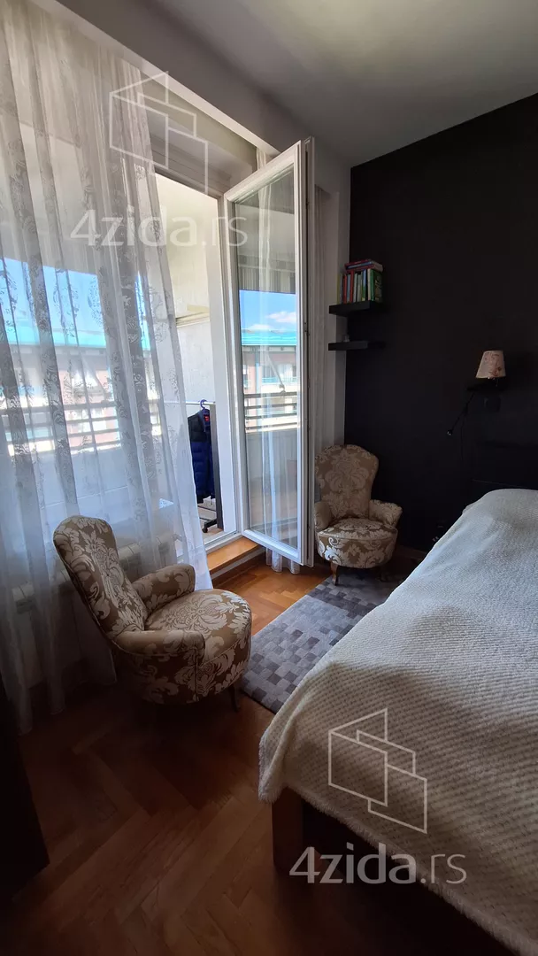 Četvoroiposoban stan | 4zida