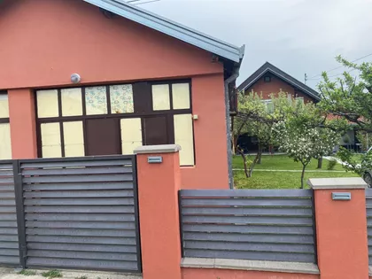 Tina Ujevića | 4zida.rs