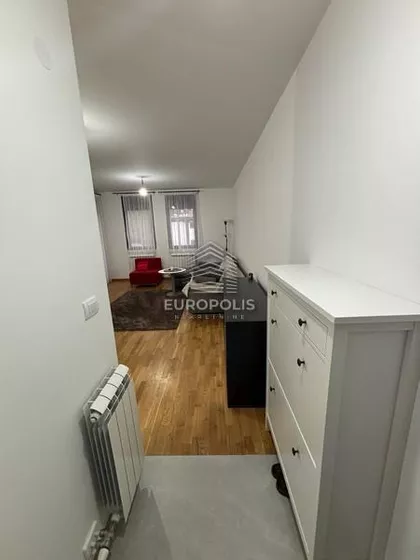 Pavla Labata | 4zida.rs