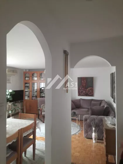 Balzakova | 4zida.rs