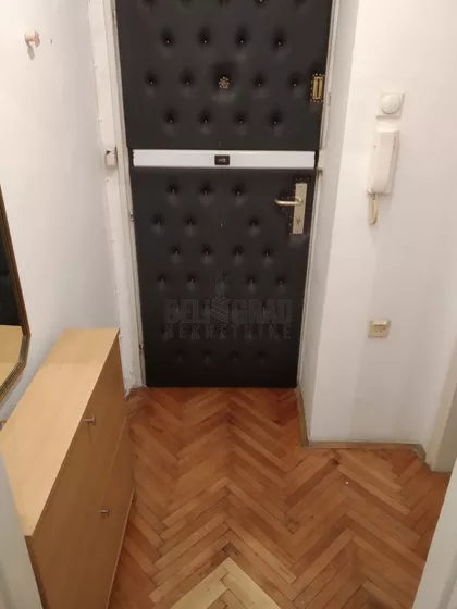 Milana Uzelca | 4zida.rs