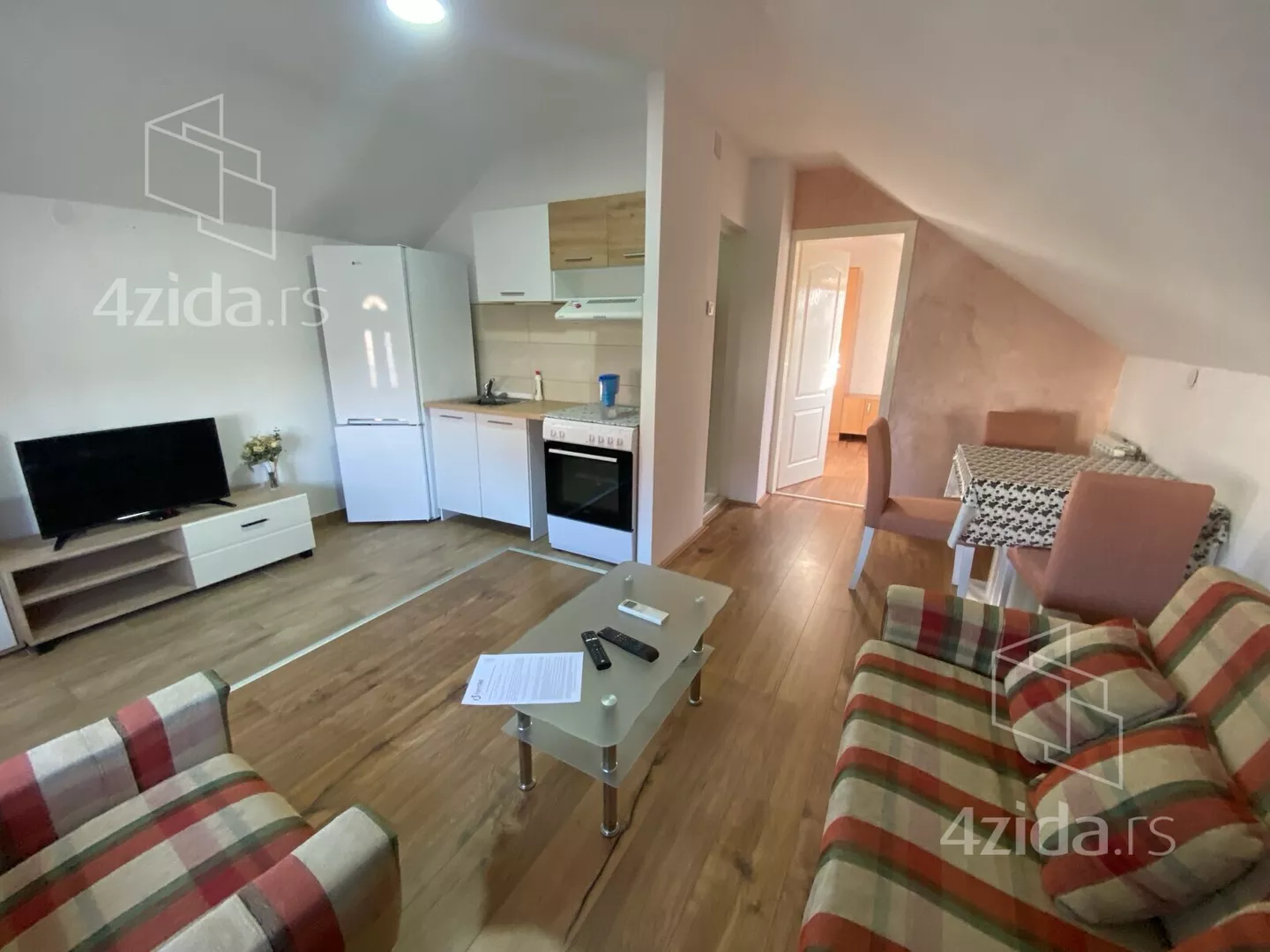 Jednoiposoban stan | 4zida