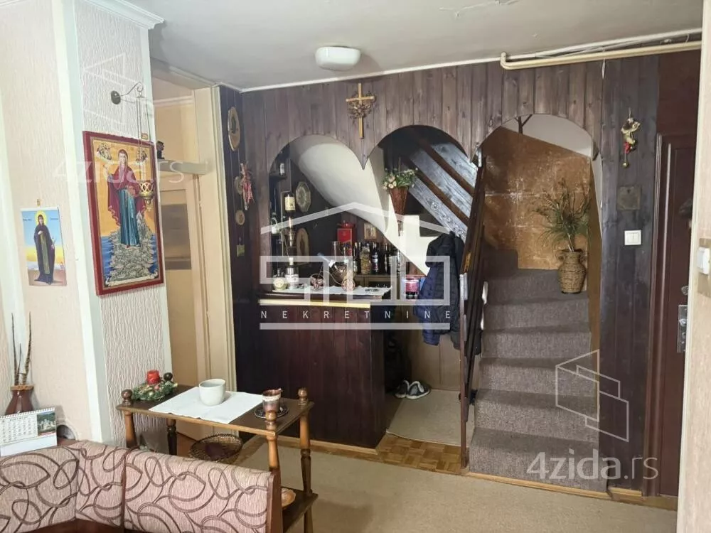 Petosoban stan | 4zida