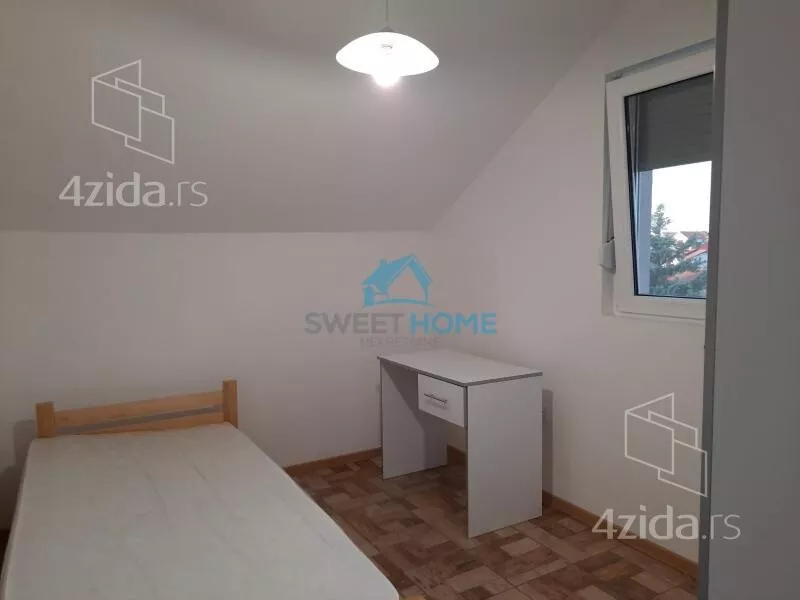 Četvoroiposoban stan | 4zida