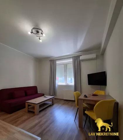 BRAĆE RIBNIKAR | 4zida.rs