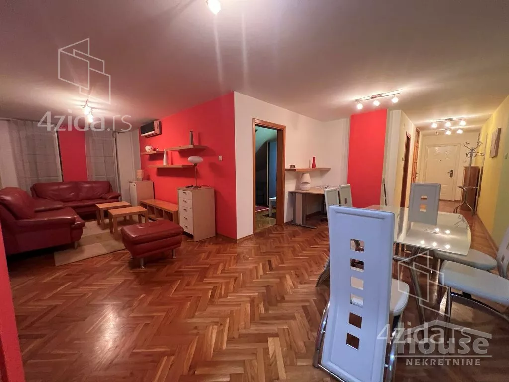 Troiposoban stan | 4zida