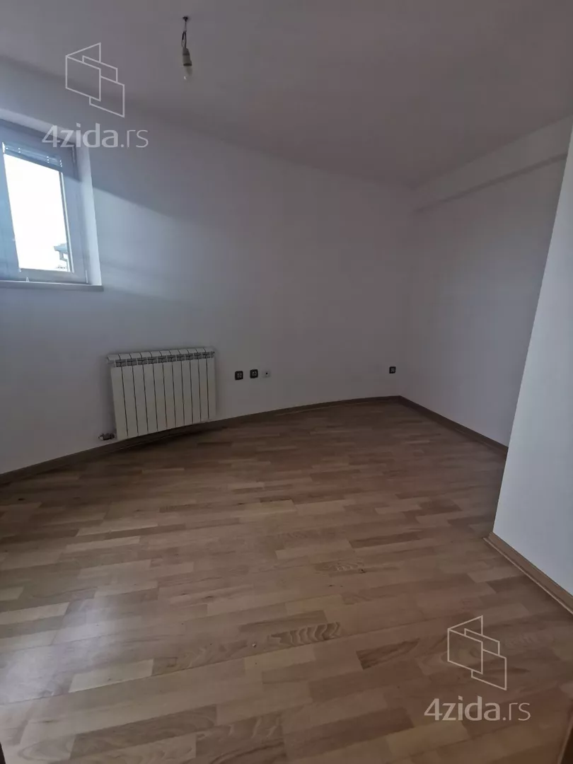 Četvoroiposoban stan | 4zida