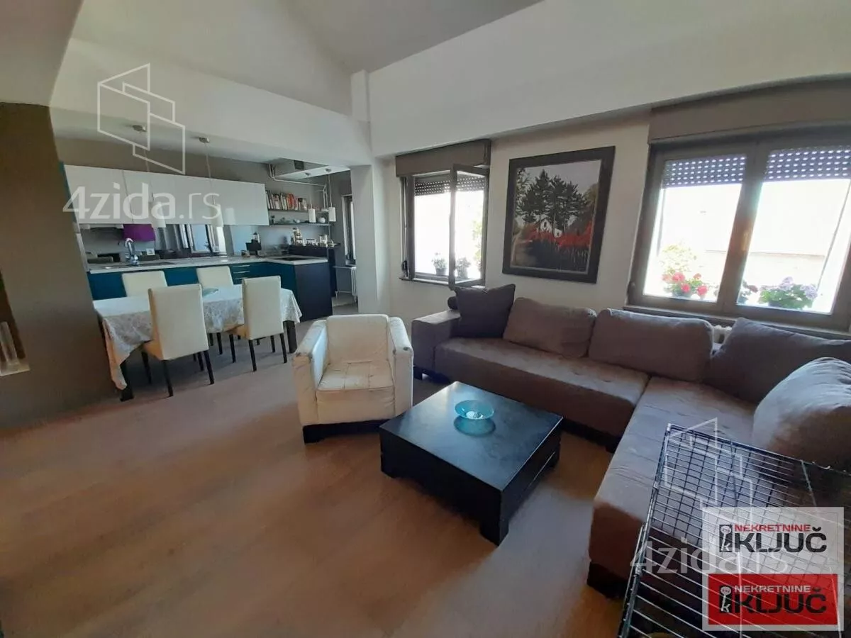 Petosoban stan | 4zida