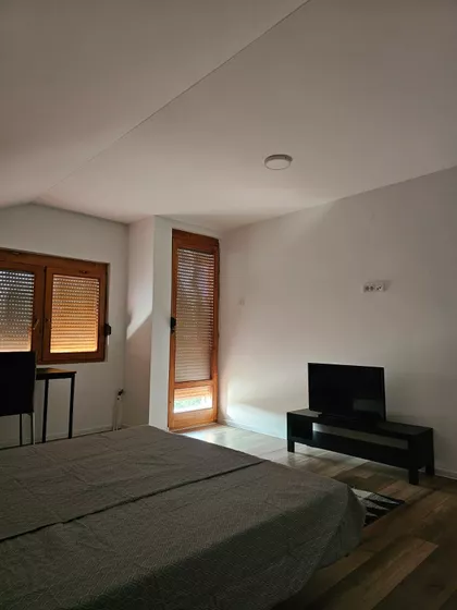 Albera Kamija 23 | 4zida.rs