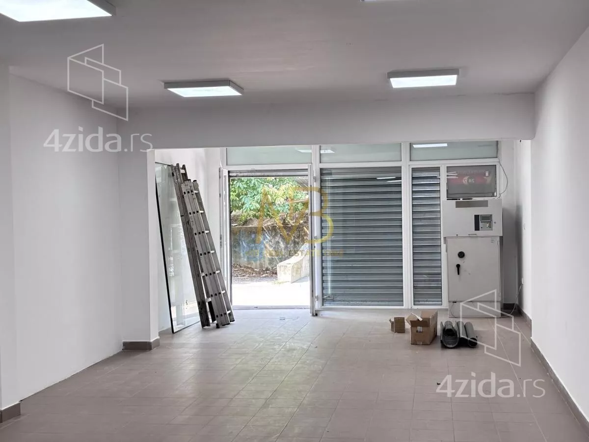 Lokal | 4zida