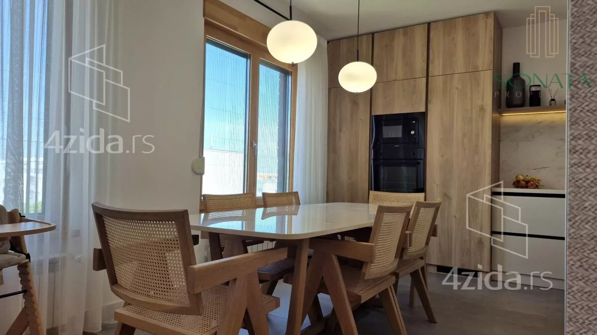 Četvorosoban stan | 4zida