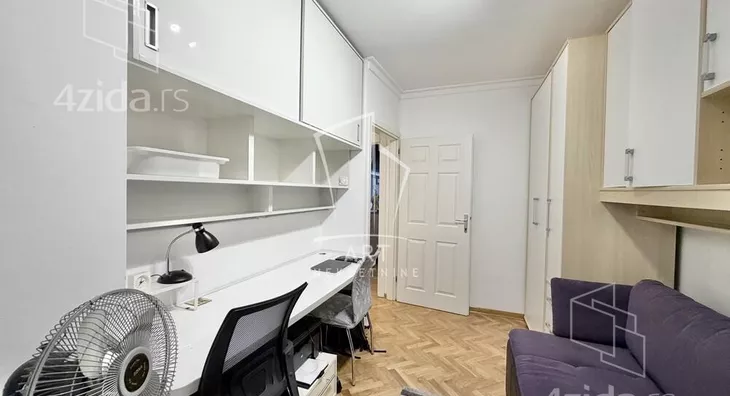 Petosoban stan | 4zida