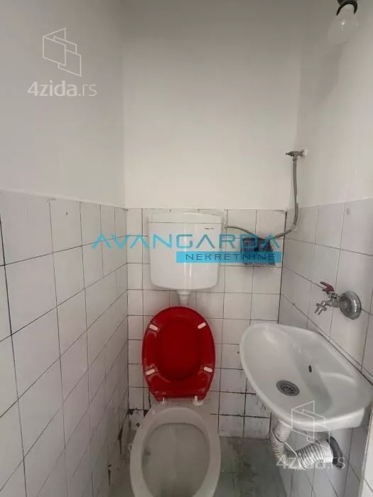 Lokal | 4zida