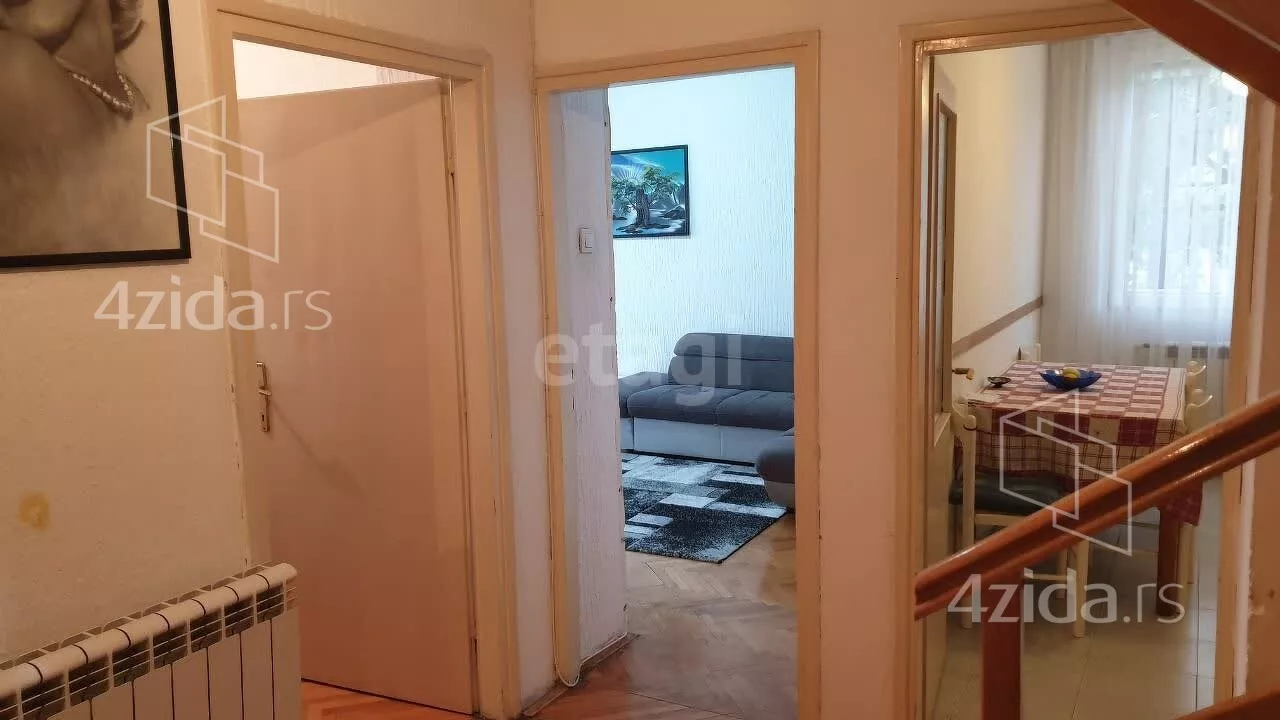 Šestosoban stan | 4zida