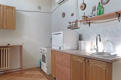 Pravni fakultet - Vračar | 4zida.rs