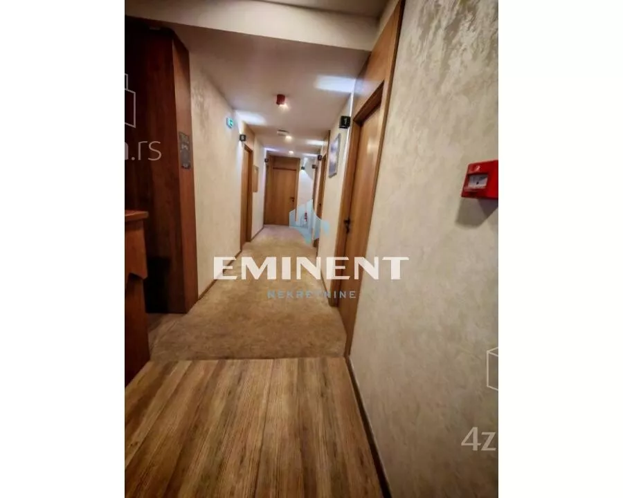 Šestosoban stan | 4zida