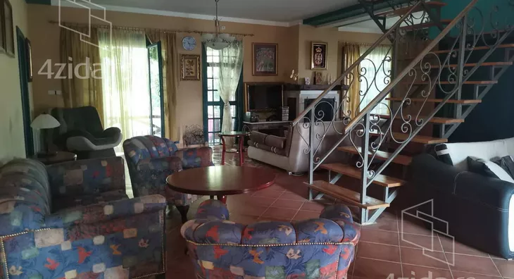 Turistički objekat | 4zida