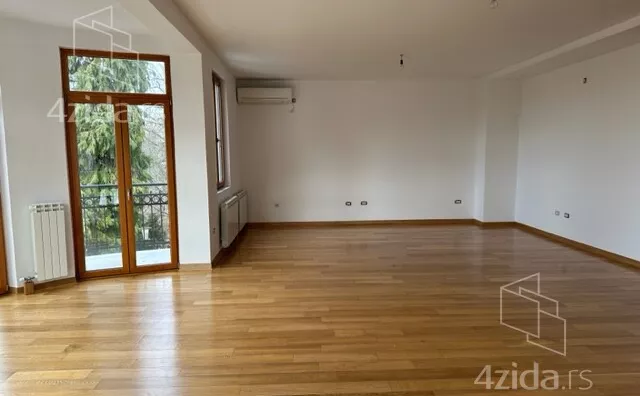 5-etažna kuća | 4zida