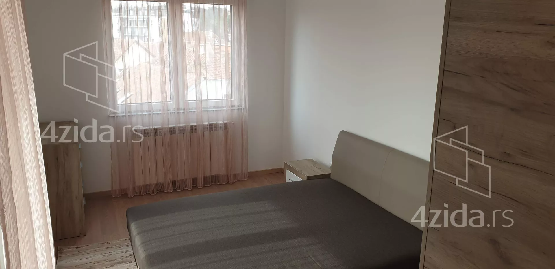 Troiposoban stan | 4zida