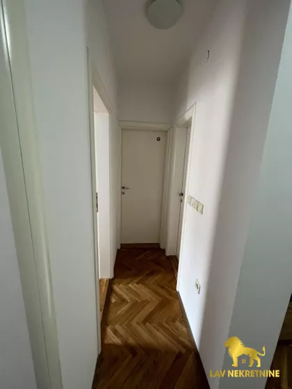VASE PELAGIĆA | 4zida.rs