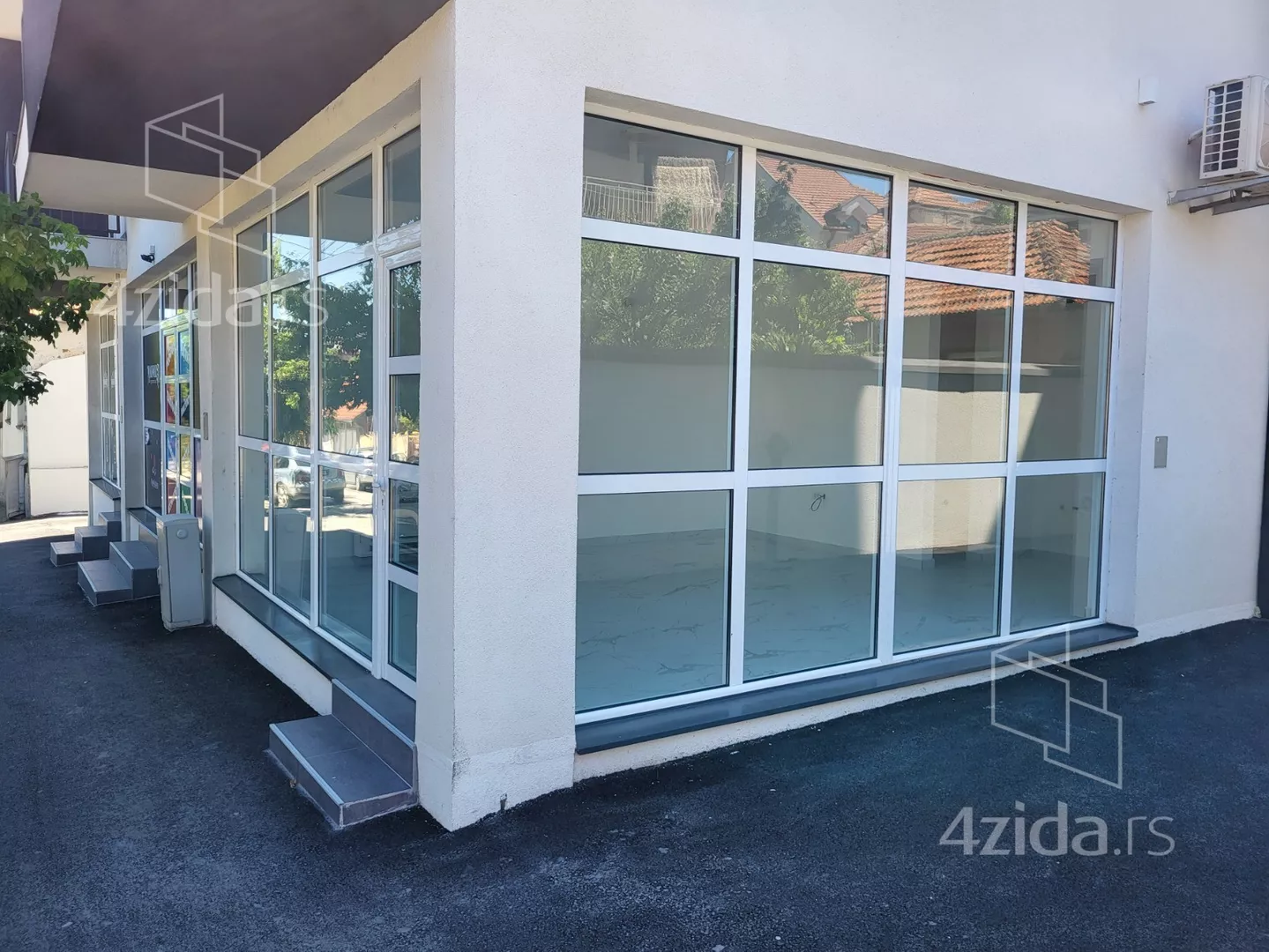 Lokal | 4zida