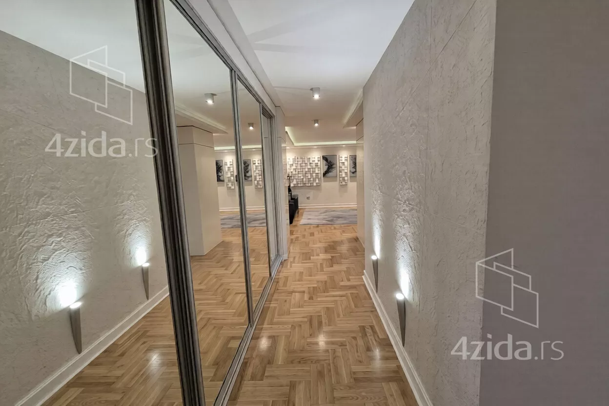 Petosoban stan | 4zida