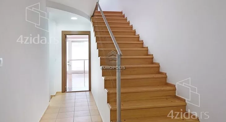 4-etažna kuća | 4zida