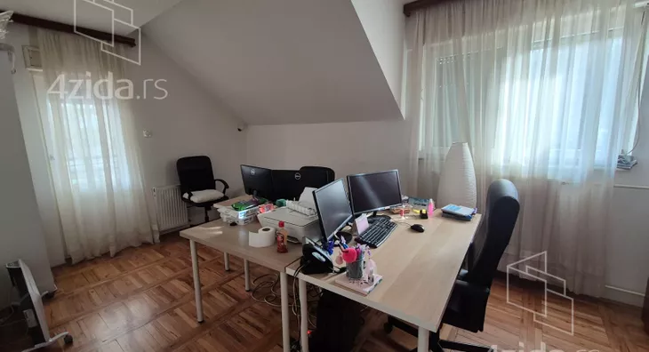 4-etažna kuća | 4zida