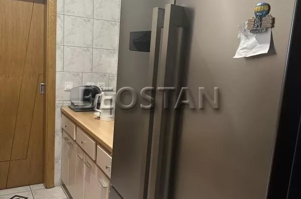 Šestoiposoban stan | 4zida