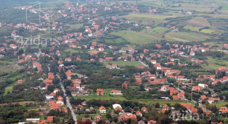 Plac | 4zida