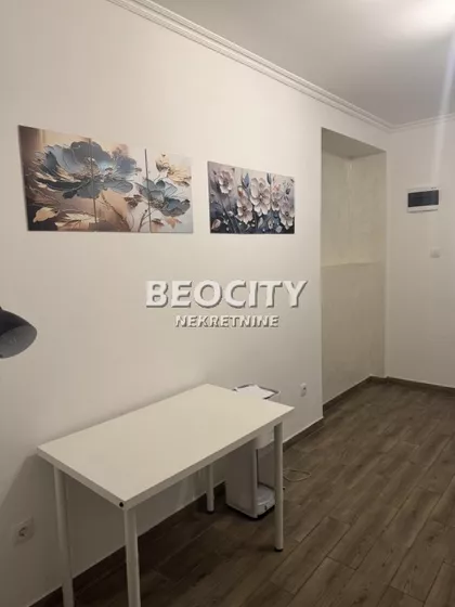 Vase Čarapića | 4zida.rs