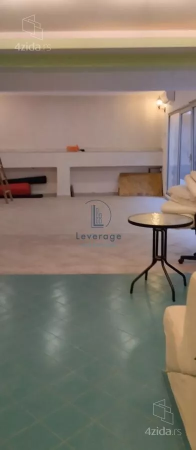 Lokal | 4zida