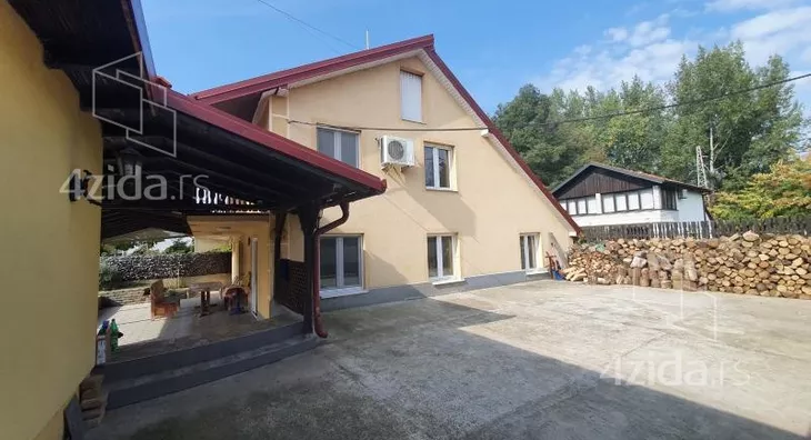 Kuća | 4zida