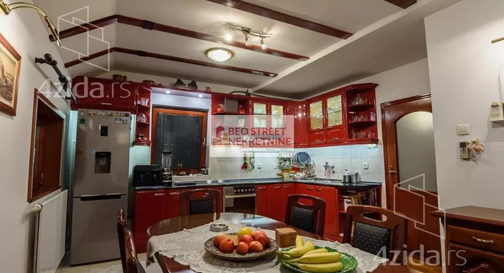 Četvoroiposoban stan | 4zida