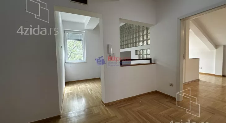 Šestosoban stan | 4zida