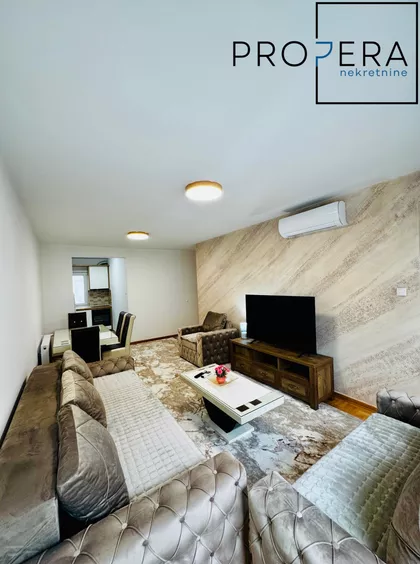 Jovana Skerlića | 4zida.rs