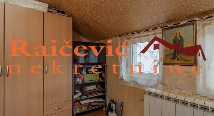 Četvoroiposoban stan | 4zida