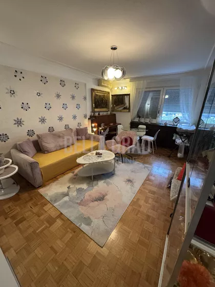 Mike Alasa | 4zida.rs