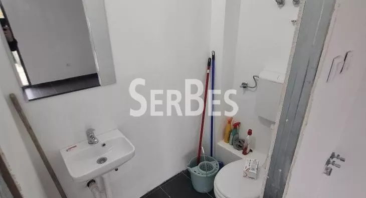 Poslovna zgrada | 4zida