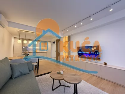 Cara Dušana | 4zida.rs