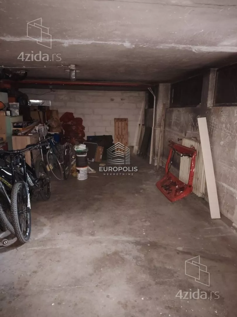 Garaža | 4zida