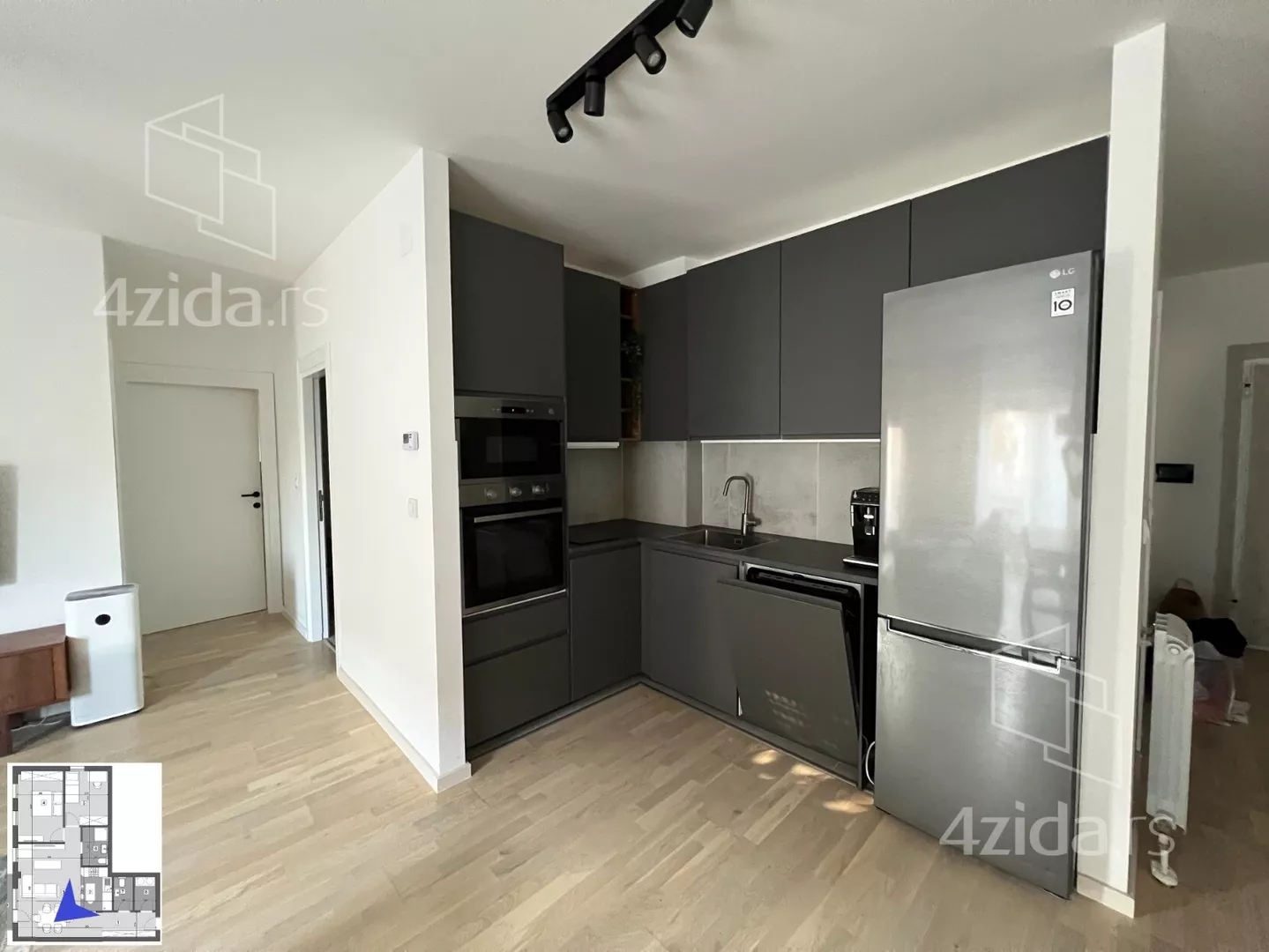 Dvoiposoban stan | 4zida