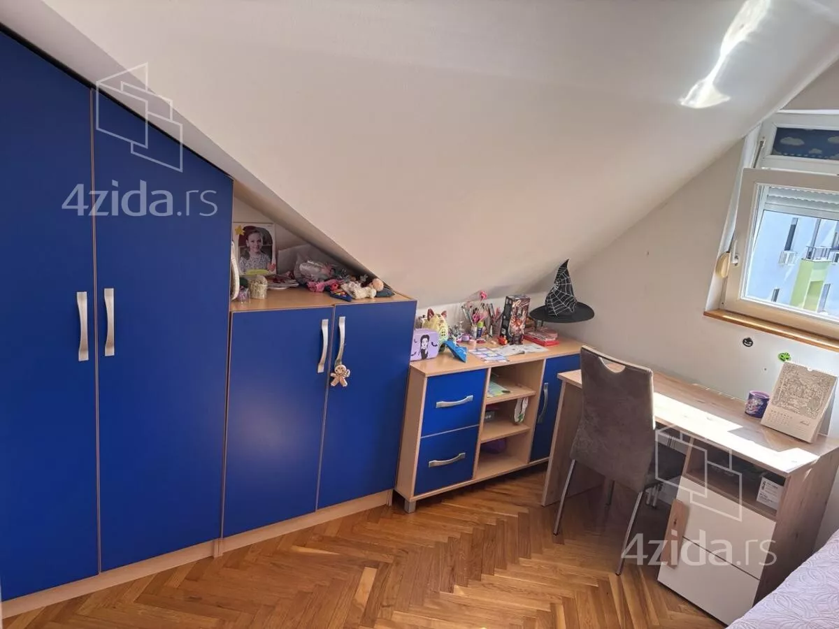 Troiposoban stan | 4zida