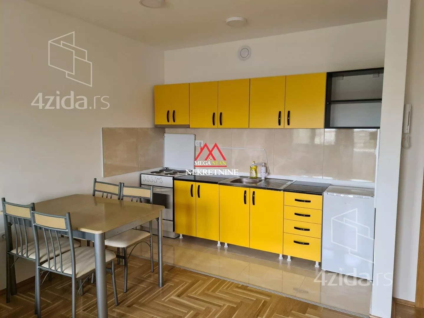 Jednoiposoban stan | 4zida