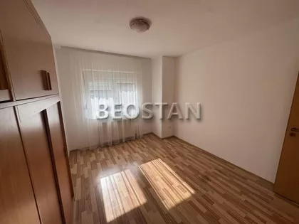 Zemun Polje | 4zida.rs