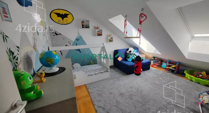 Četvoroiposoban stan | 4zida