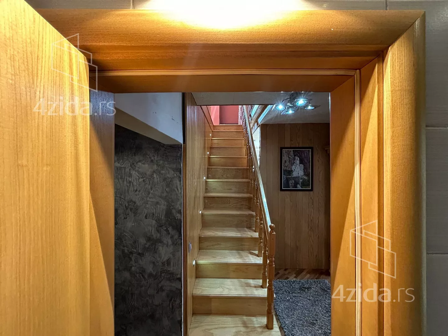 Četvoroiposoban stan | 4zida