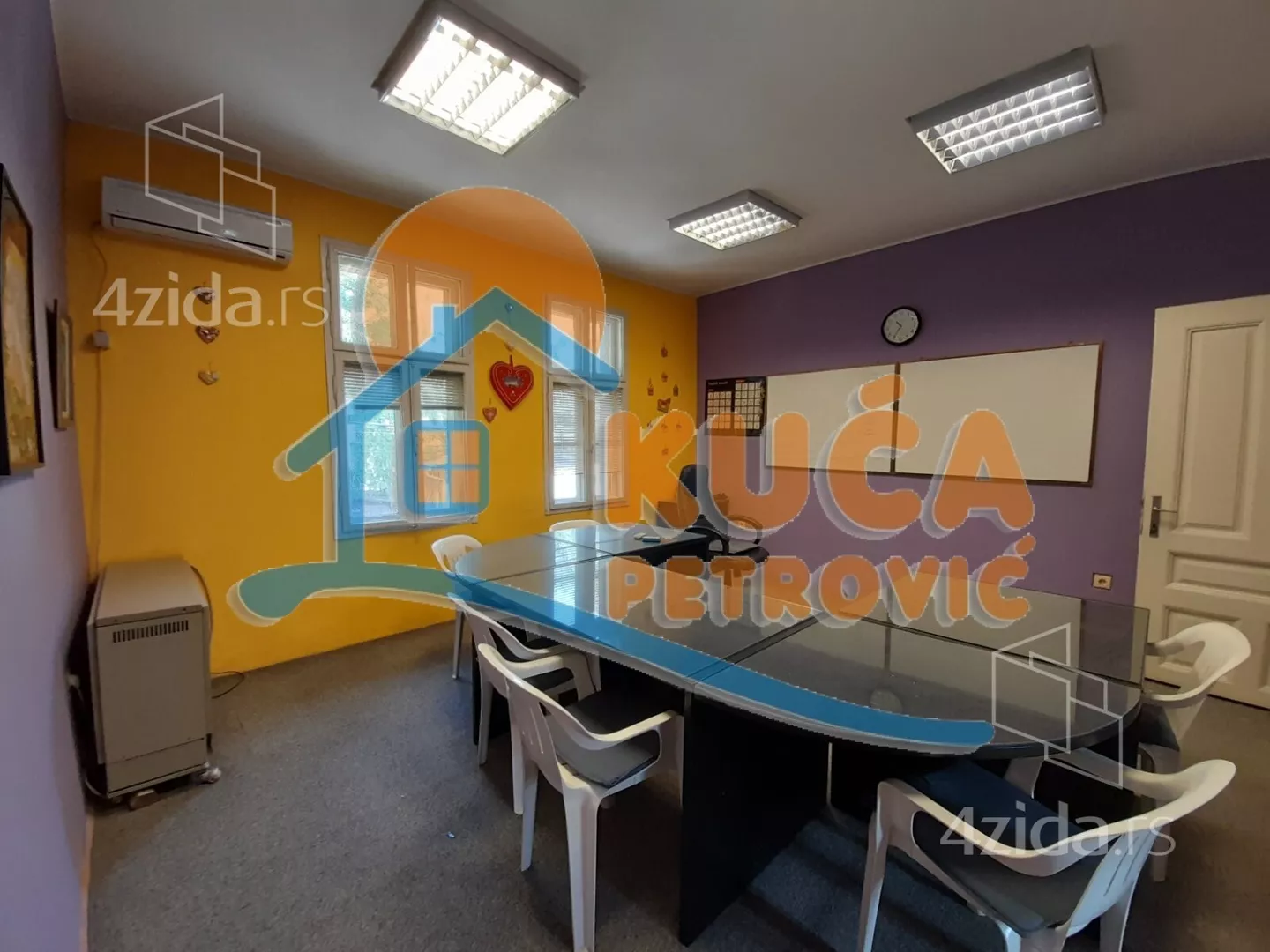 Lokal | 4zida