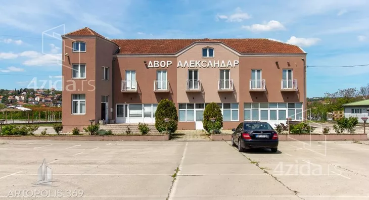 Poslovna zgrada | 4zida