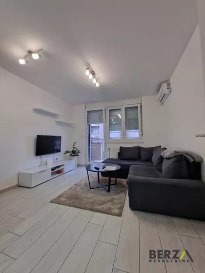 Bulevar Patrijarha Pavla (Somborski Bulevar) | 4zida.rs